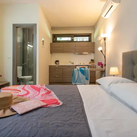 Hotel de apartamente Sani & Sani Woods (adults Only)
