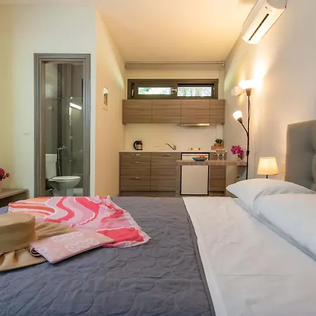 Hotel de apartamente Sani & Sani Woods (adults Only) 4*